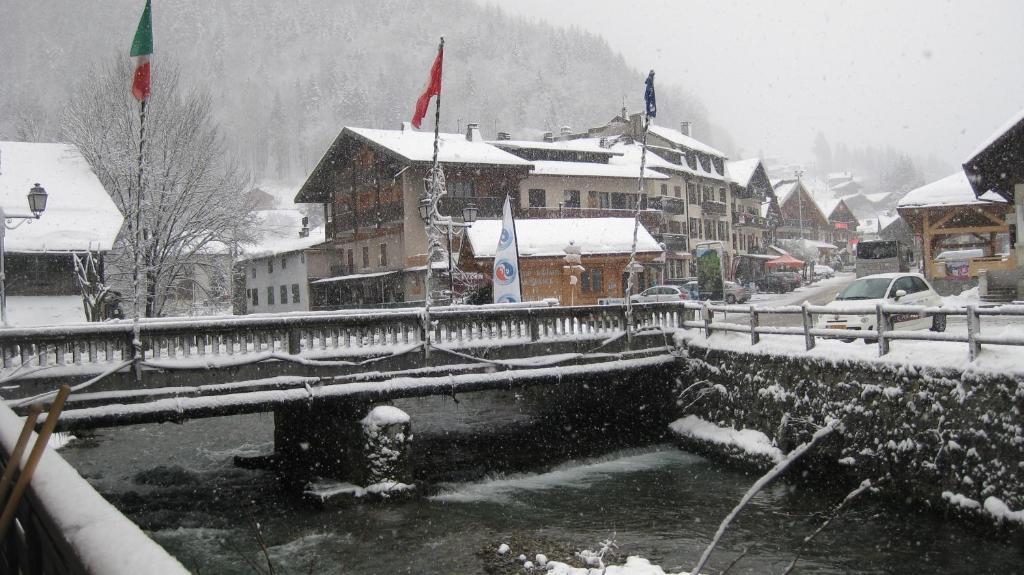 Hotel Le Mont Jorat Abondance Bagian luar foto